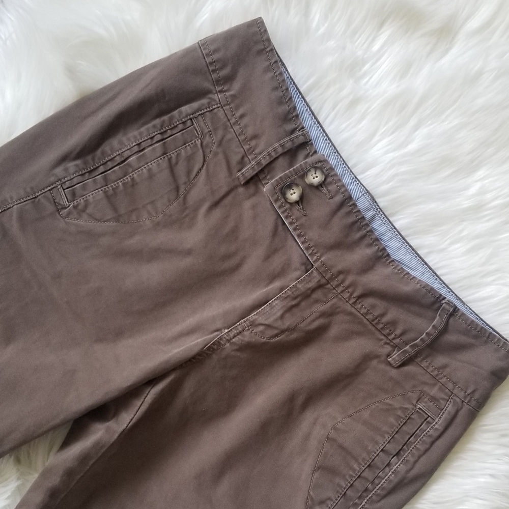 Eddie Bauer Size 6 Brown Bermuda Shorts